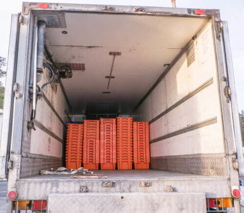 3 Things to Consider When Buying a Refrigerated Truck | Comvoy